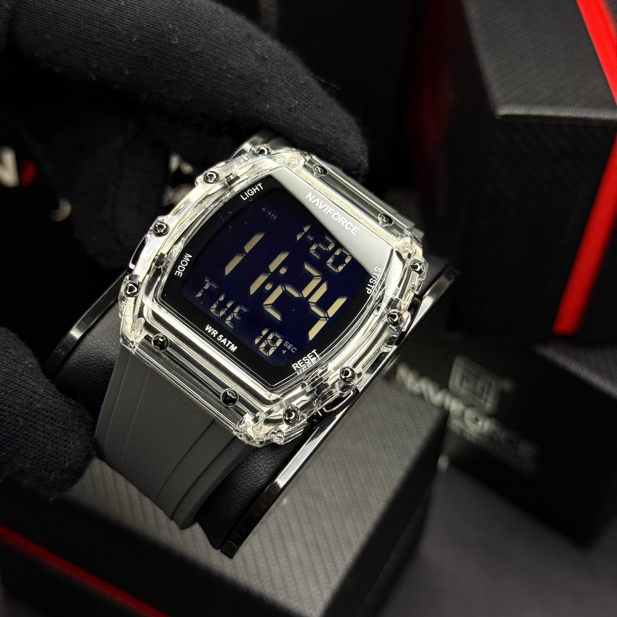 NAVIFORCE X RICHARD MILLER ORIGINAL PARA HOMBRE REF NF6107-GT